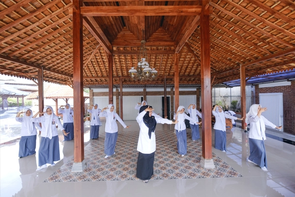 Ekstrakurikuler Seni Tari MAN 1 Wonosobo